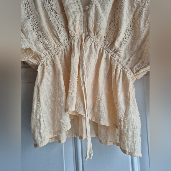 Elegant Cream Blush Boho Women's Top - Picture 4 of 9